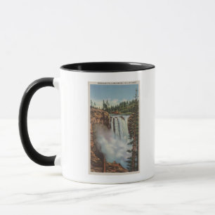 Snoqualmieの滝、WA -上の滝の眺め マグカップ