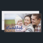 Snow Bubbles Happy Hanukkahフォトカード シーズンカード<br><div class="desc">可愛いスタイリッシュと雪の泡ハッピーハヌッカフォトカードは、このホリデーシーズンを送るあなたのカードに最適である。対応するアクセサリを搭載。</div>