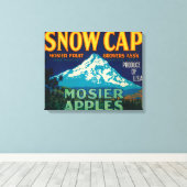 Snow Cap Apple Crate LabelMosier、または キャンバスプリント (インサイチュ (ウッドフロア))