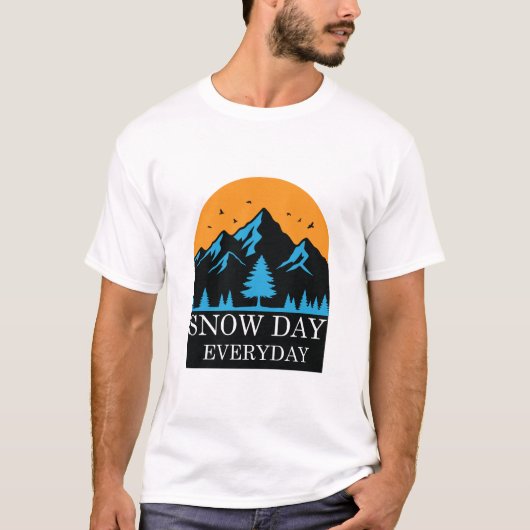 Snow Day Everyday Sunset Mountain Winter T-Shirt Tシャツ (正面)