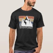 snow mountain retro sunset landscape hikers graphi tシャツ (正面)