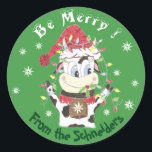 Snowbell the cow-Beメリー, Christmas stickers ラウンドシール<br><div class="desc">あなたのカスタムメールやプレゼントに追加するいくつかのラウンド休日のシール。それは彼女のクリスマスライトを設定するスノーベルという名前のスイスの牛のイラストレーションを持っている。提供されたテンプレートを使用して、自分の休日の挨拶と家族の名前で彼らをパーソナライズすメリーる。ホリデーシーズンを持つ：) ©ArianeCイラスト</div>