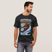 Snowboard Squatch – Funny Bigfoot Snowboarding Tシャツ (正面フル)