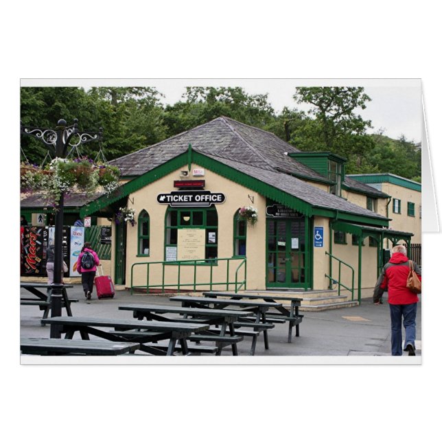 Snowdon山の駅、ウェールズ、イギリス (正面横)