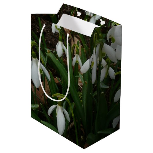 Snowdrops I (Galanthus)白い春の花 ミディアムペーパーバッグ (裏面アングル)