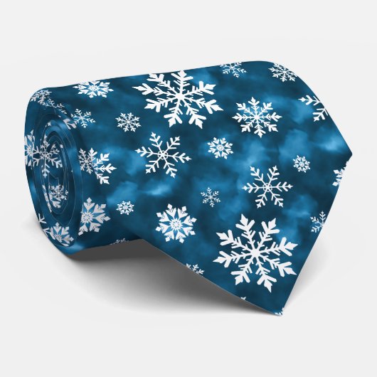 Snowflake Pattern On Icy Cool Winter Blue ネクタイ (ロール)