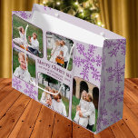 Snowflake Purple Glam 5 Photo Collage Christmas ラージペーパーバッグ<br><div class="desc">あなたの家族の写真パーソナライズされたの5つまでの大きなクリスマスの抱き枕は、グリッター紫の雪の結晶と優れたギフトのプレゼンテーションの一つのためのあなたの文字と光の紫で設計されカスタムる。写真のシンプルデザインはデザインのカスタマイズ簡単です縁ど – あなたの写真をアップロードし、そこに少し丸い角と暗い梅の紫のと表示される。深いパープルに一致する2つの文字テンプレートは、パーソナライズする等しい簡単である – Merey Christmasはメリー&Bright,  Happy Holidays (または冬のお祝いのためのハッピーバースデー)に変更することができ、小さい文字は、2行まで、短い挨拶と受信者の名前または名前に最適である。紫色フェイクのスパークル雪の結晶がラベンダーの紫色の背景に写真の中や写真の中や側面に沿って散らばっている。写真デザインは、これらの大きな紫色のクリスマス抱き枕の裏側で繰り返される。大切な写真と紫のクリスマスカラーのトレンドをフィーチャーした素敵な休日抱き枕の家族や友人を喜ばせる！</div>