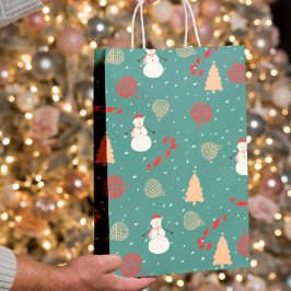 Snowman & Christmas Icons Pattern- Playful Holiday ミディアムペーパーバッグ