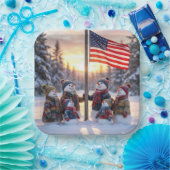 Snowman Family Gathering Around a Flagpole ペーパープレート (パーティー)