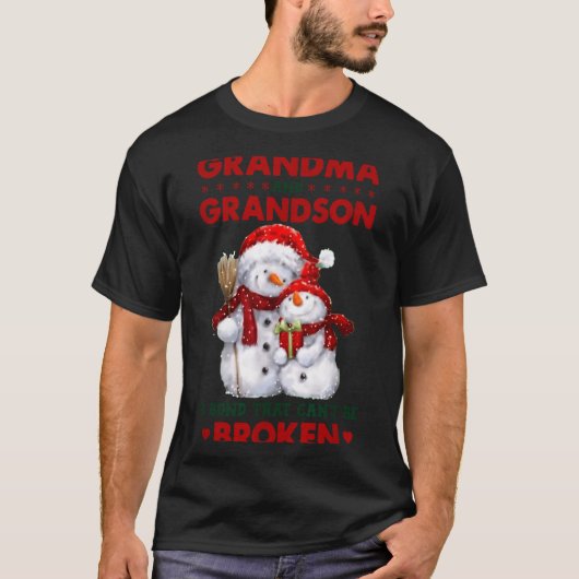 Snowman Grandma And Grandson A Bond That Can't Be  Tシャツ (正面)
