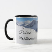 Snowman on Skis in snowy mountains Personalize マグカップ (左)