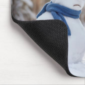 Snowman Scowling at a Rabbit マウスパッド (コーナー)