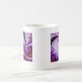 Snowyのつる植物のフラクタルのマグ コーヒーマグカップ (中央)