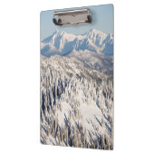 Snowyの山および木の景色の眺め クリップボード (左)