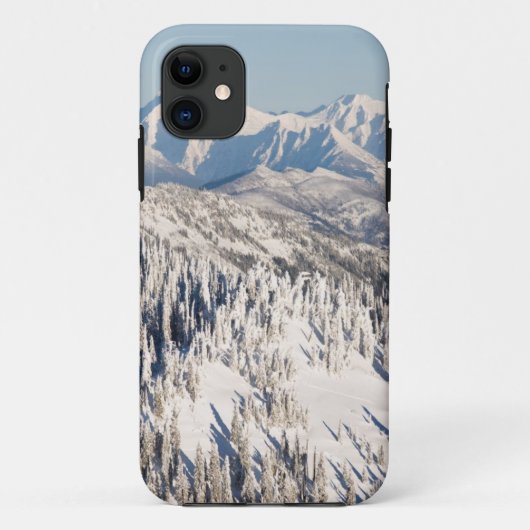 Snowyの山および木の景色の眺め Case-Mate iPhoneケース (裏面)
