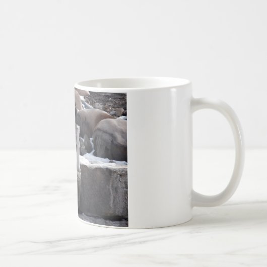 Snowyの石のErmine コーヒーマグカップ (右)