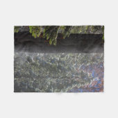 Snowy Mist in the Forest フリースブランケット (正面(横))