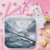 Snowy Owl On a Winter Tree Branch ペーパープレート (パーティー)