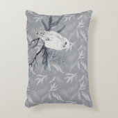 Snowy Owl On Winter Pine アクセントクッション (正面(垂直))