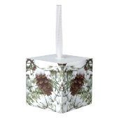 Snowy Pine Cone I冬自然撮影 キューブオーナメント (裏面アングル)