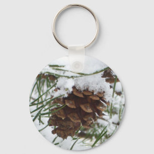 Snowy Pine Cone I冬自然撮影 キーホルダー