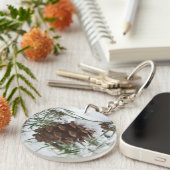 Snowy Pine Cone I冬自然撮影 キーホルダー (正面右)