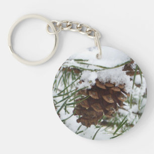 Snowy Pine Cone I冬自然撮影 キーホルダー