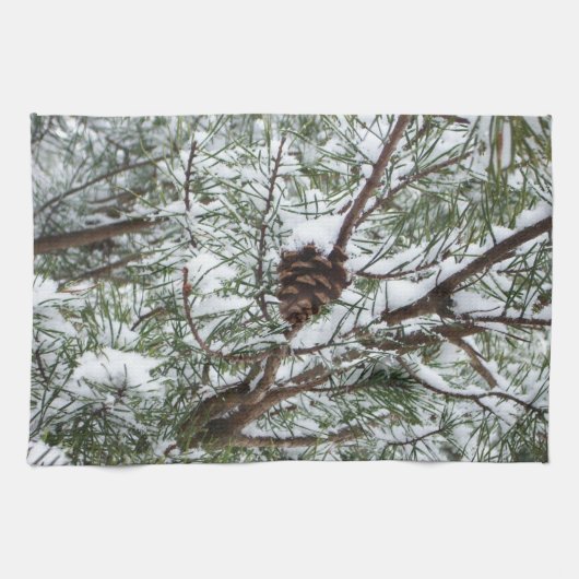 Snowy Pine Cone II冬の自然撮影 キッチンタオル (横)