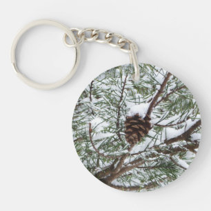 Snowy Pine Cone II冬の自然撮影 キーホルダー