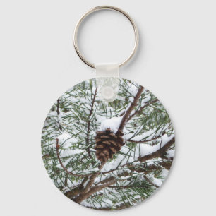 Snowy Pine Cone II冬の自然撮影 キーホルダー