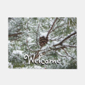 Snowy Pine Cone II冬の自然撮影 ドアマット (正面)