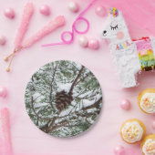 Snowy Pine Cone II冬の自然撮影 ペーパープレート (パーティー)