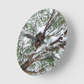 Snowy Pine Cone II冬の自然撮影 ラウンド壁時計 (傾斜)