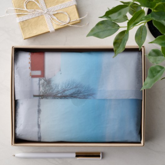 Snowy Red Barn Under a Crystal Blue Sky 薄葉紙 (ギフト)