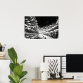 Snowy Temple Path at Night – Japanese Zen Wall Art ポスター (ホームオフィス)