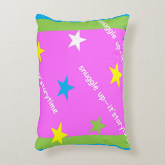 snuggle up - it's storytime pillow アクセントクッション