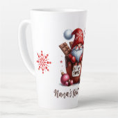 So So Sweet Santa Gnome カフェラテマグ (左アングル)