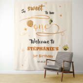 So Sweet To Bee One Cute Honey Bee 1st Birthday タペストリー (インサイチュ)