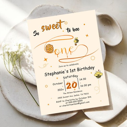 So Sweet To Bee One Cute Honey Bee 1st Birthday 招待状
