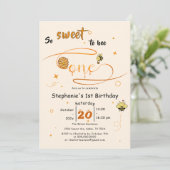 So Sweet To Bee One Cute Honey Bee 1st Birthday 招待状 (スタンド正面)