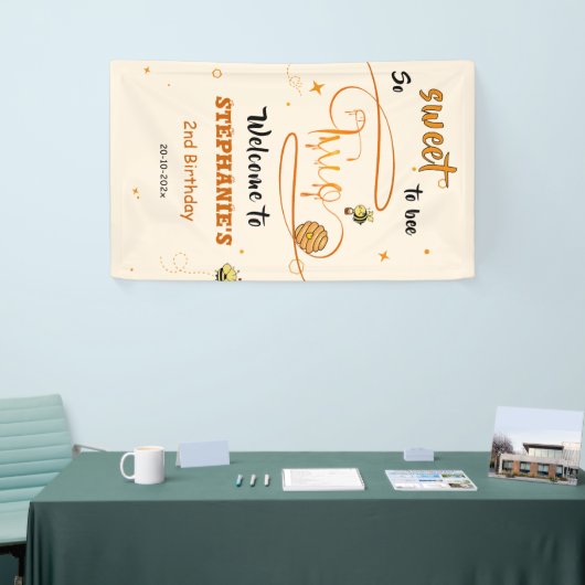 So Sweet To Bee Two Cute Honey Bee 2nd Birthday 横断幕 (トレードショー)