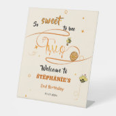 So Sweet To Bee Two Honey Bee 2nd Birthday Welcome 台座サイン (正面)
