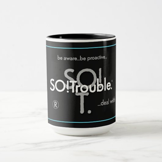 SO!Troubleのロゴとタグライン マグカップ (中央)