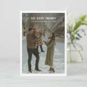 So Very Merry Rustic Winter Family Photo シーズンカード (スタンド正面)