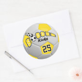 Soccer Ball Players Kicks | Yellow ラウンドシール (封筒)