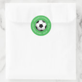 Soccer Football Ball on Green Custom Text ラウンドシール (バッグ)