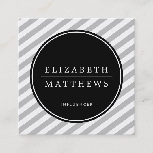 SOCIAL MEDIAサークル縁ど黒淡い色の灰色 スクエア名刺 (正面)