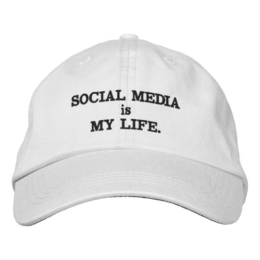 Social Media Life Adjustable Cap 刺繍入りキャップ (正面)