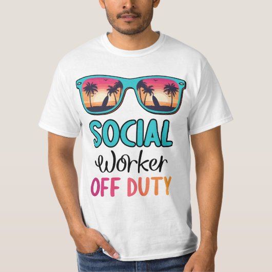 Social Worker Off Duty Summer Vacation Last Day of Tシャツ (正面)