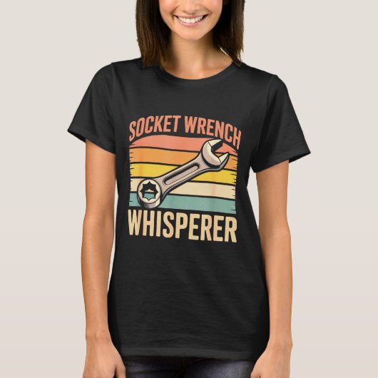 Socket Wrench Whisperer Retro Mechanic Crew Auto T Tシャツ (正面)
